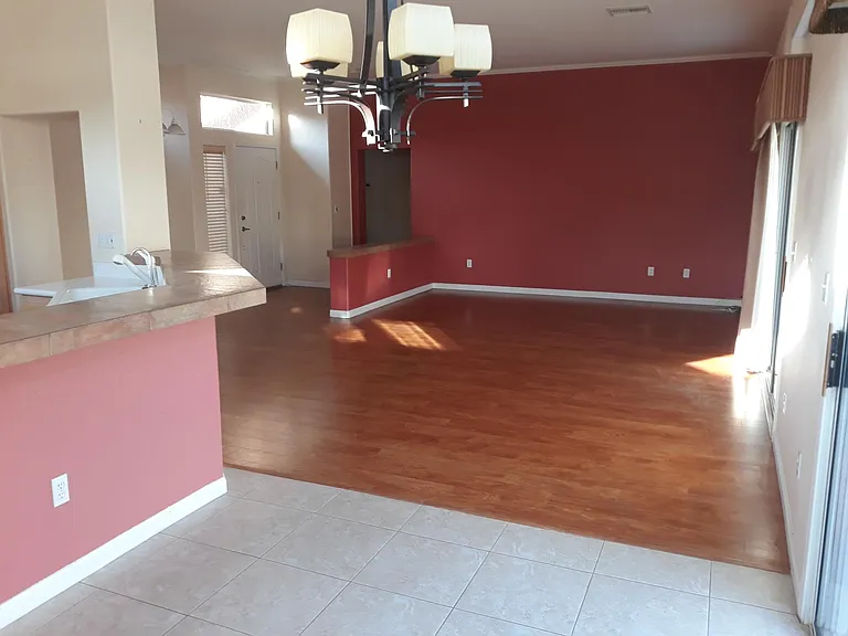 2601 Hanging Rock Dr — Photo 4