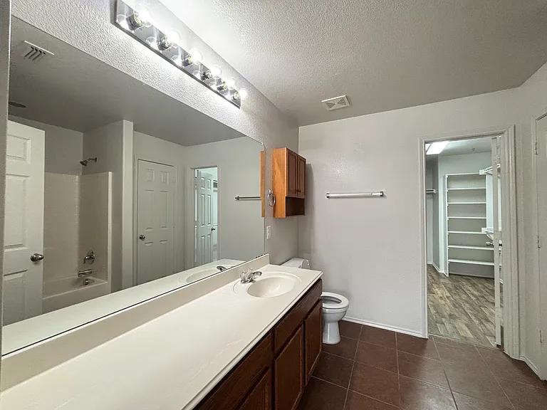7508 Lazy Spur Blvd — Photo 7