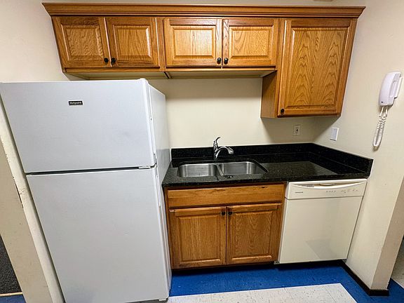 3rd image of 1503 8th St SE APT 107