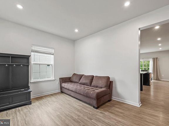 3rd image of 9210 Wood Creek Cir