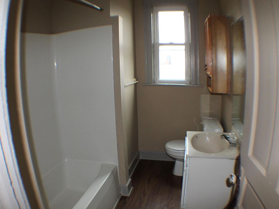 2nd image of 29 High St #2