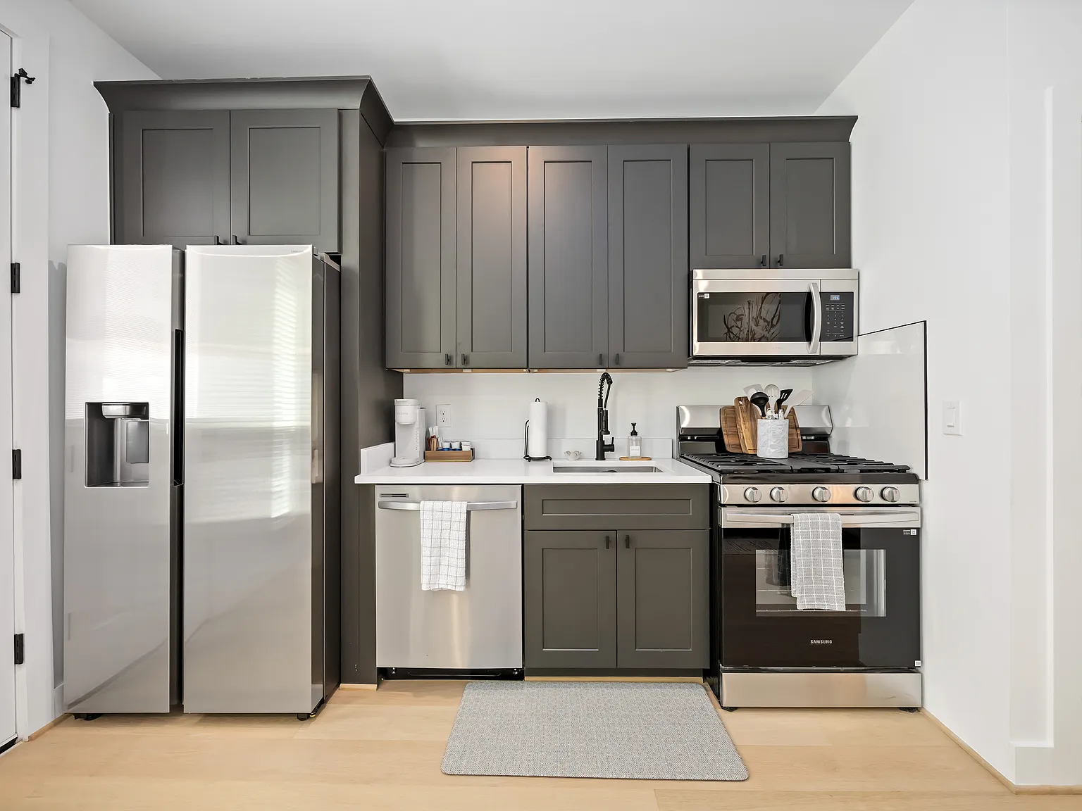 3 bed, $6,000 — Photo 3