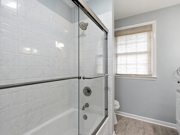 4901 Yadkin Dr — Photo 9