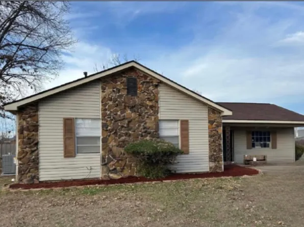 1320 N Lee Cir, Blytheville, AR 72315