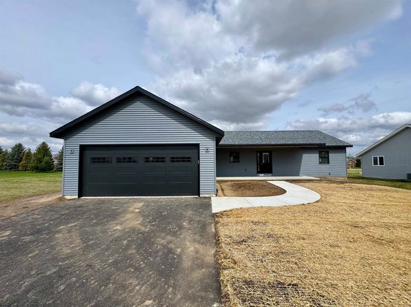 533 Countryside Dr, Stillman Valley, IL 61084