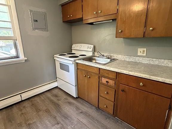 5th image of 3055 Hadley Ave APT 5
