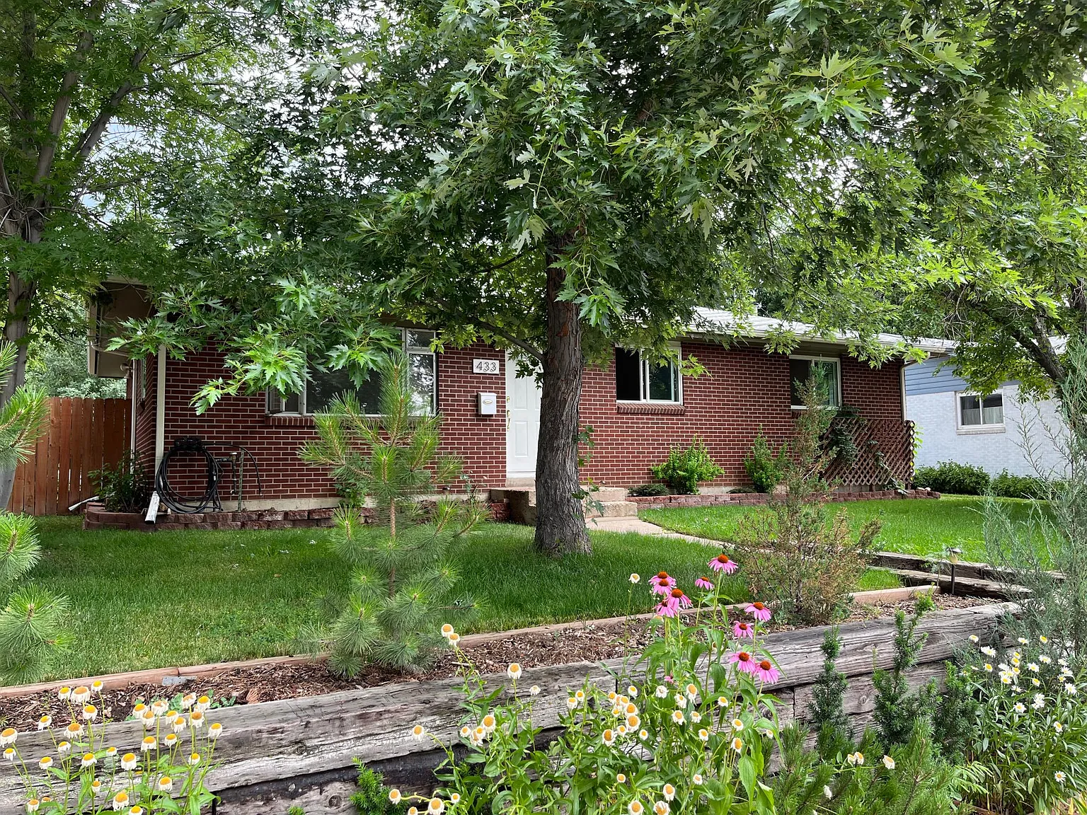 433 Harvard Ln — Photo 1