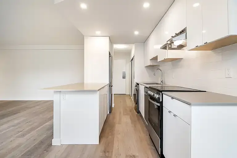 1230 Nelson St #704 — Photo 9