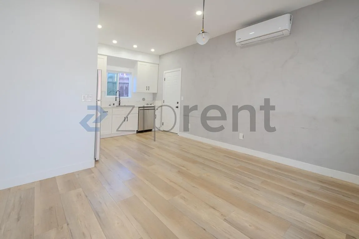 1 bed, 384 sqft, $2,250 — Photo 1