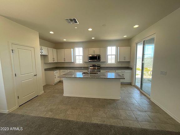 3rd image of 1118 E WESTWOOD Drive