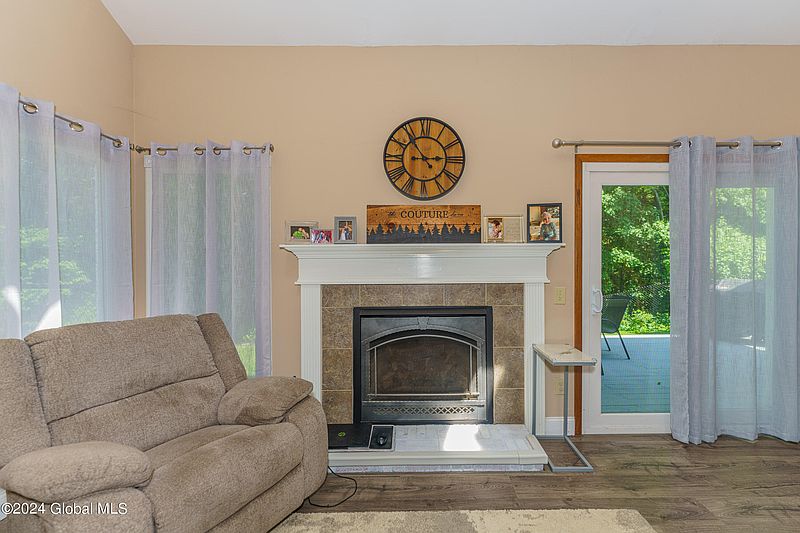5th image of 23 Green Meadow Drive