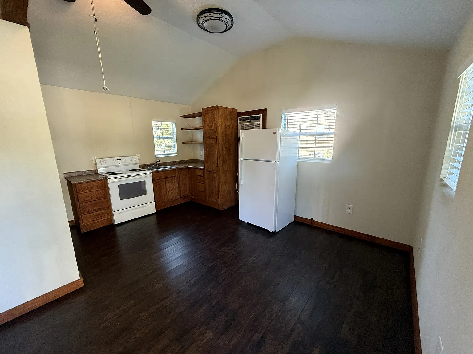 1 bed, 350 sqft, $800 — Photo 1