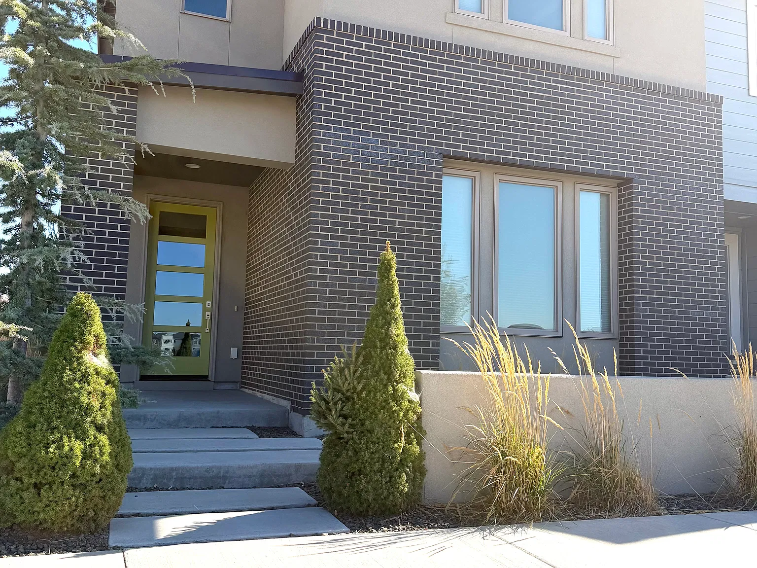 3 bed, 2516 sqft, $3,500 — Photo 1