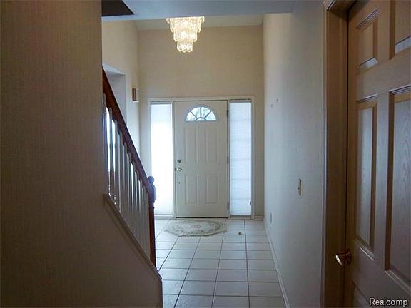 3rd image of 274 Winslow Cir #1