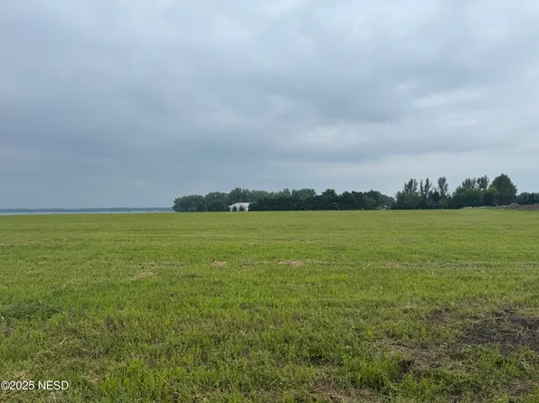 17th Ave SW, Watertown, SD 57201