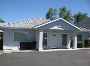 930 Town Centre Dr, Medford, OR 97504