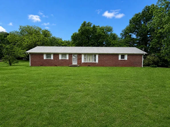 955 Rocky Rd, Pulaski, TN 38478