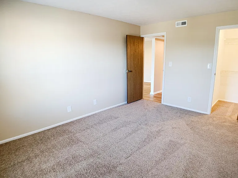 Steeplechase Apartments — Photo 57