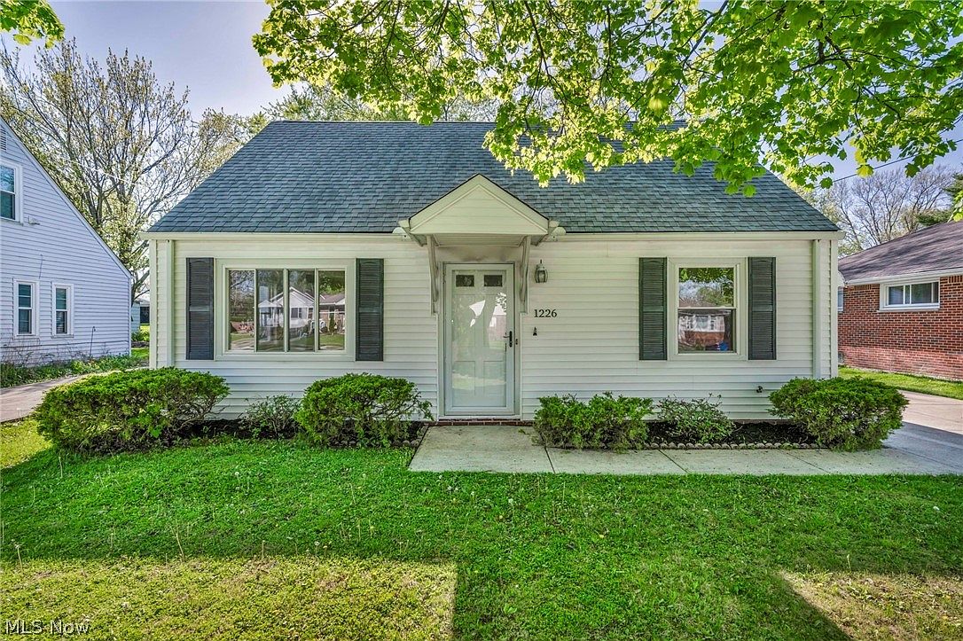 1226 Elmwood Rd, Mayfield Heights, OH 44124 | Zillow