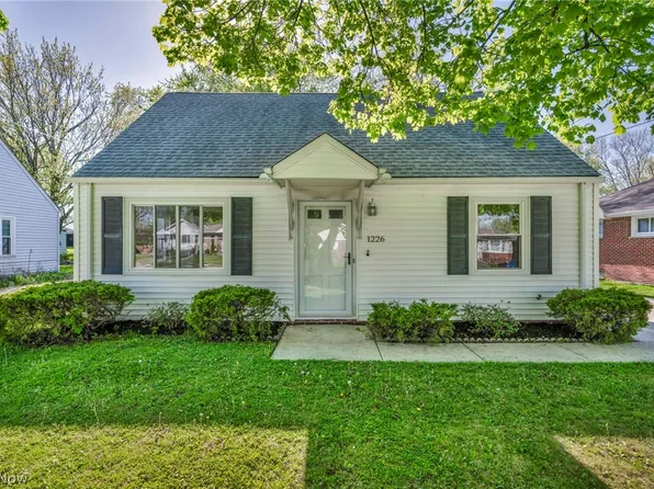 1226 Elmwood Rd, Mayfield Heights, OH 44124