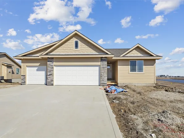 441 34th St SE, Altoona, IA 50009