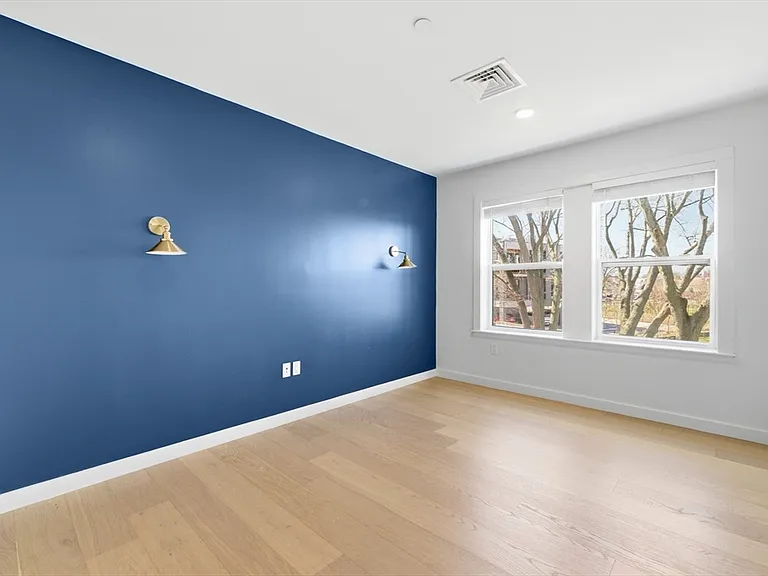 16 Boardman St #202 — Photo 11