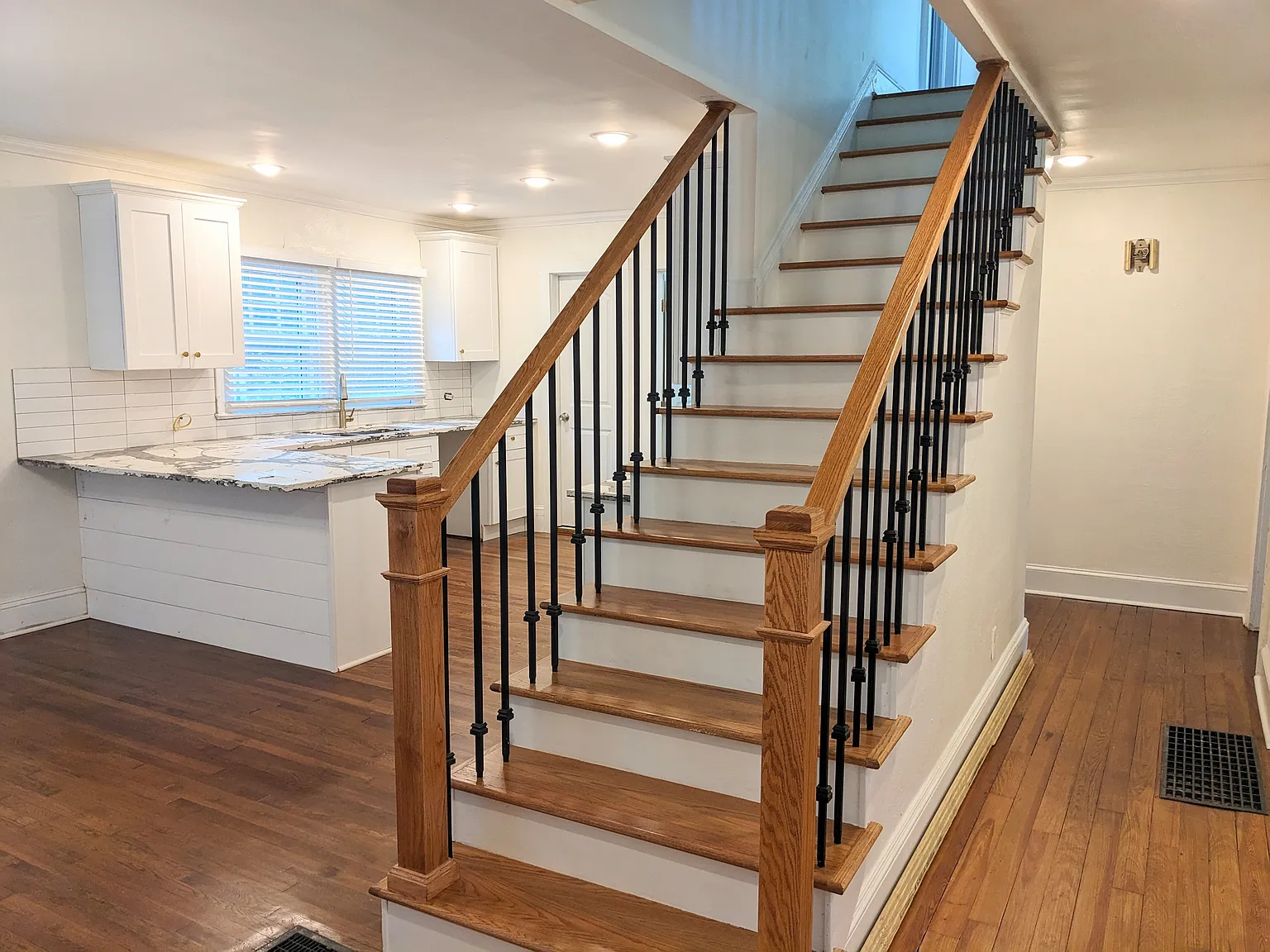 15 Burbank Dr NW — Photo 2