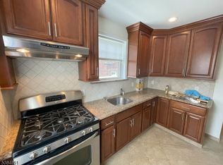 460 Shannon Pl, Cliffside Park, NJ 07010