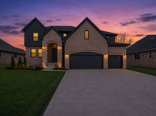 16754 Glenhurst Dr, Macomb, MI 48044