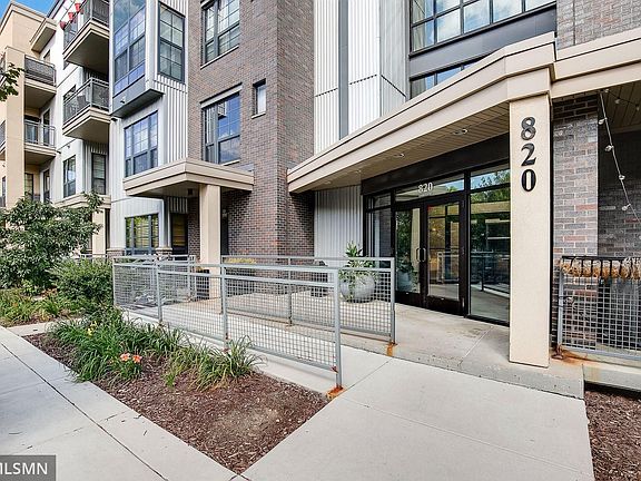 4th image of 820 Emerald St APT 105