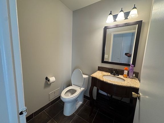 5th image of 953 Kirts Blvd #142