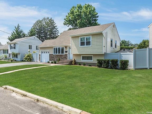 2nd image of 19 Fleetwood Ave