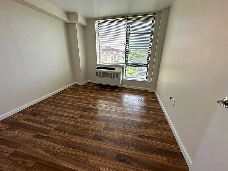 2763 Morris Ave #202 — Photo 3