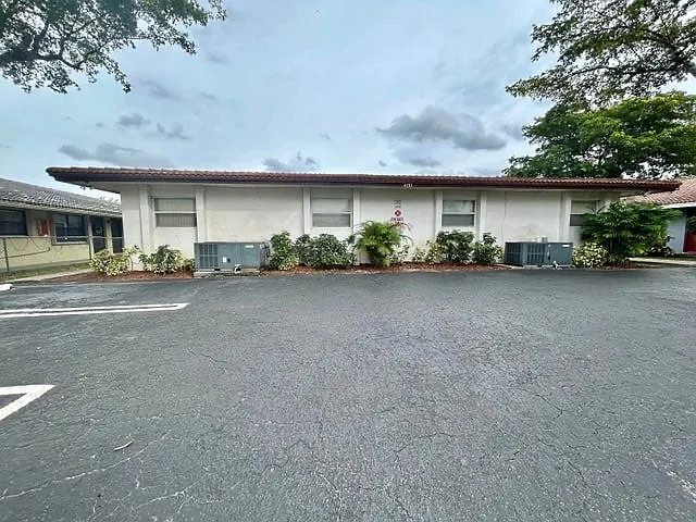 4105 Woodside Dr #4 — Photo 8
