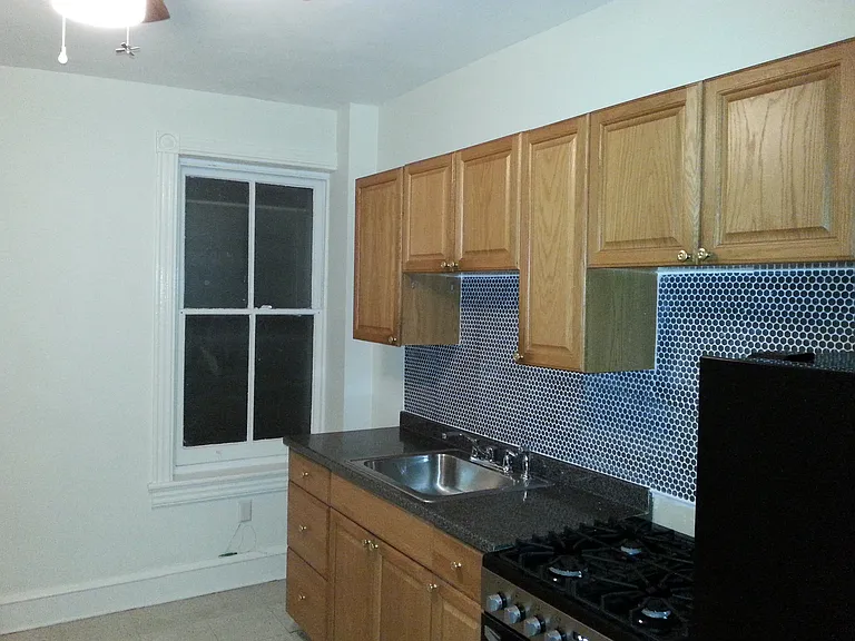 244 S 44th St #2F — Photo 20