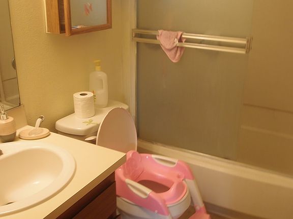5th image of 1721 SE Blairmont Dr