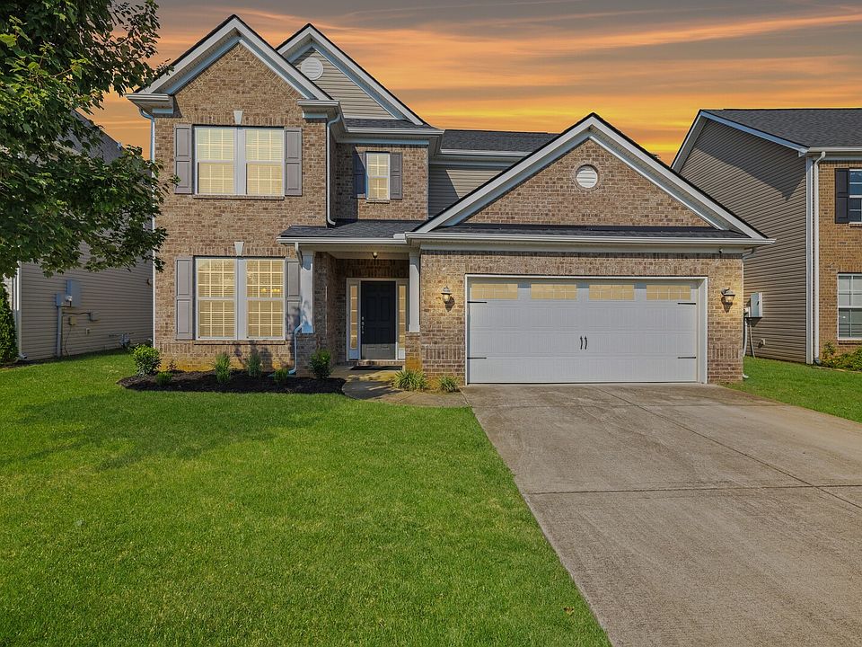 1st image of 415 Larkspur Ln