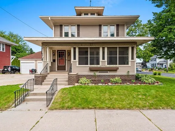 701 N 7th St, Manitowoc, WI 54220