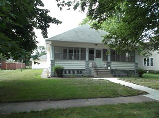 220 E John St, Forrest, IL 61741