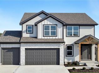 2332 NE Andromada Ct, Blue Springs, MO 64014