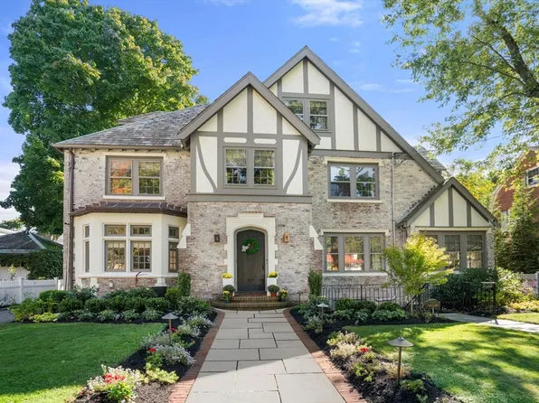 14 Prentice Rd, Newton, MA 02459