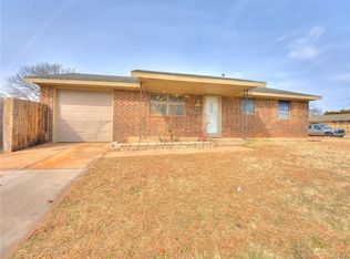 641 NW 5th St, Moore, OK 73160