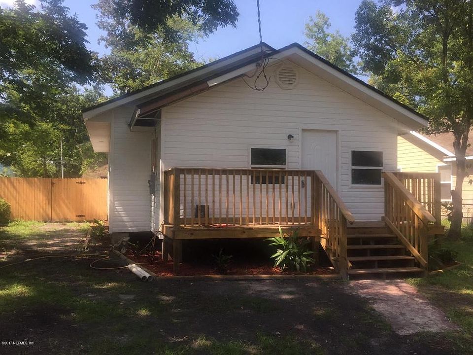 1st image of 3239 Gilmore St