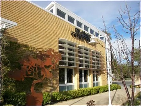 Near Dining and Shops