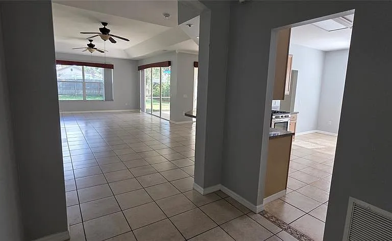 1305 Lakehurst Way — Photo 3