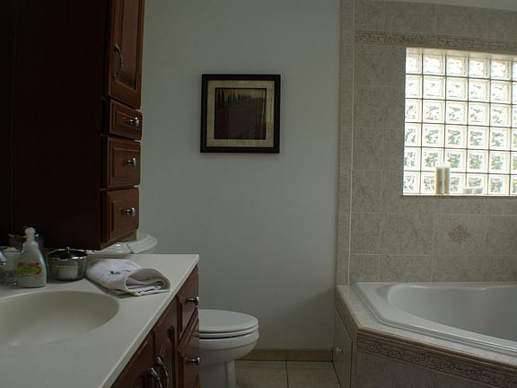 2nd image of 133 Giegerich Ave