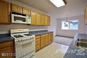 Kitchen & Dining Area