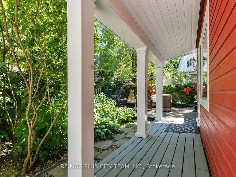 4 Wyckliffe Ave — Photo 4