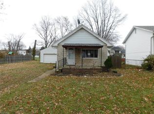 579 Oakwood Ave, Sheffield Lake, OH