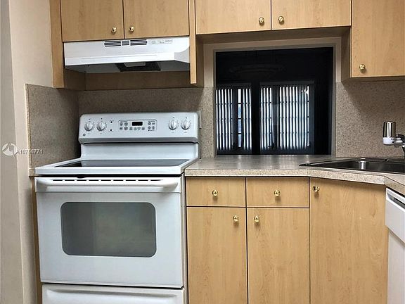 5th image of 6020 NW 64th Ave APT 302
